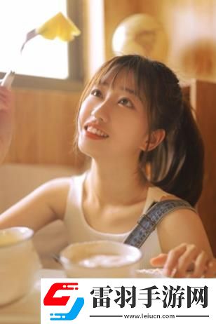 一前一后三個人一起騎自行車