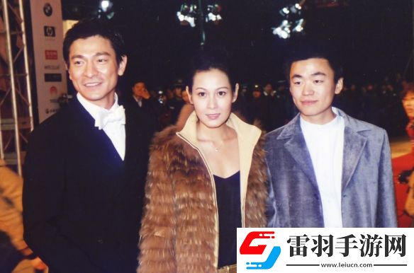王寶強微博曬與劉德華劉若英19年前合照！回憶滿滿