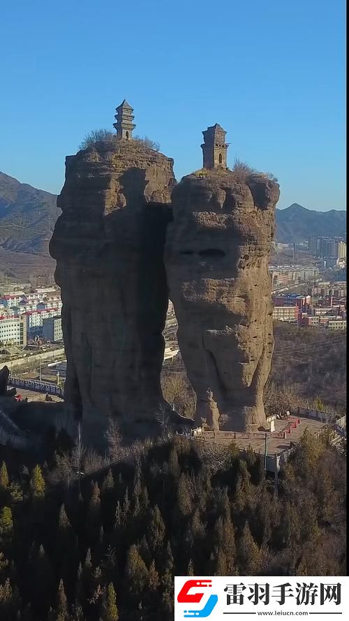 兩峰映雪