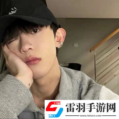 2022超甜情侶頭像一人一半超好看距離不是問題相向而行才是關(guān)鍵