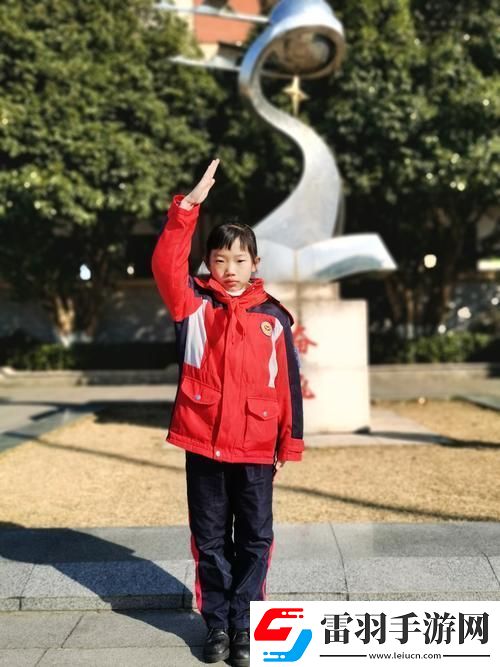 紅領(lǐng)巾下的八卦火