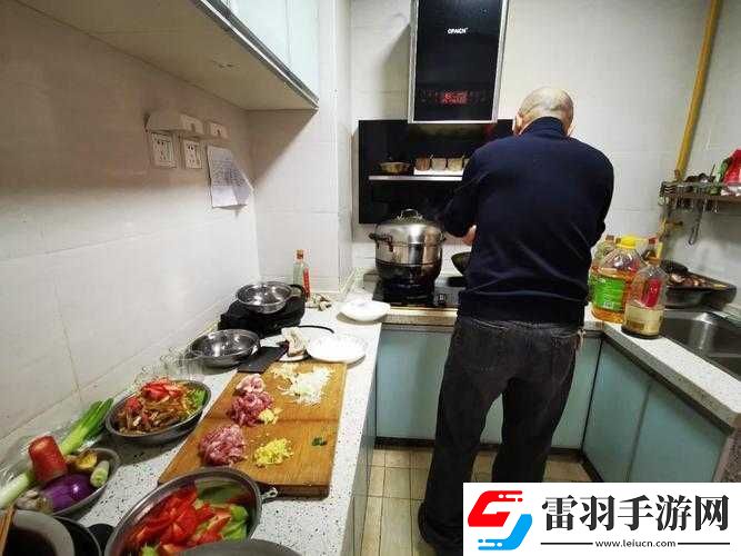 廚房一次又一次的索要