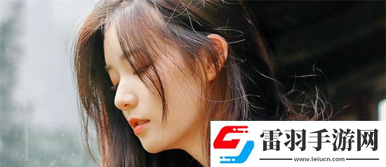 游泳館里的兩個教練孟月月