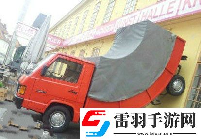 周二搞笑內(nèi)涵圖美女健身房碰到變態(tài)好尷尬