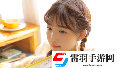 吹花嚼蕊弄冰弦多情情寄阿誰(shuí)邊