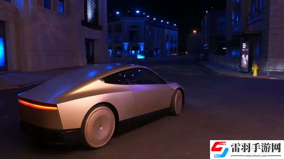 特斯拉Robotaxi終亮相