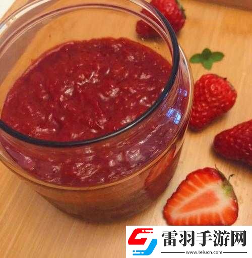 草莓放小洞榨醬