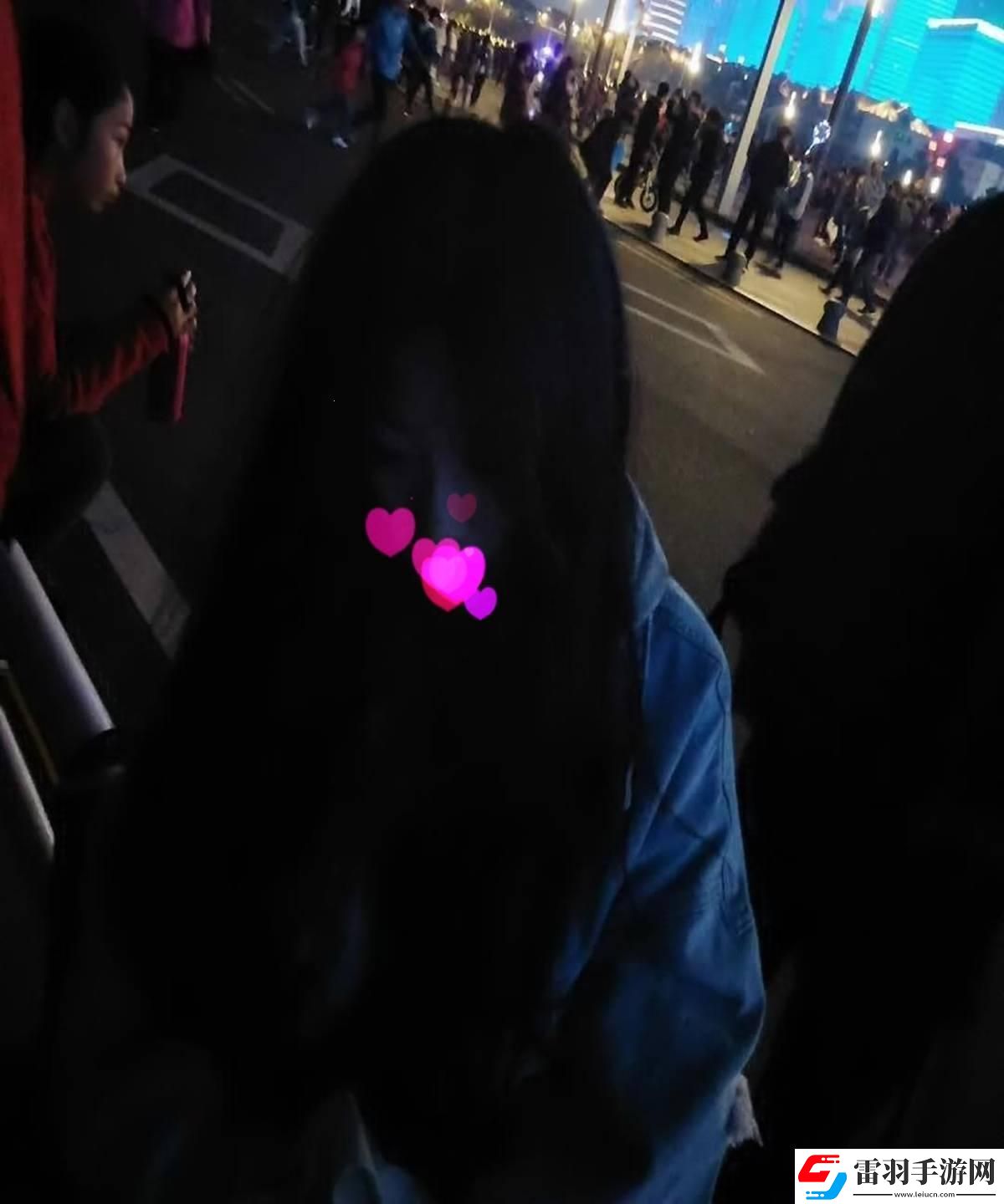 “女同學(xué)夜訪潮流共居逗趣解析游戲解說圈新態(tài)勢(shì)”