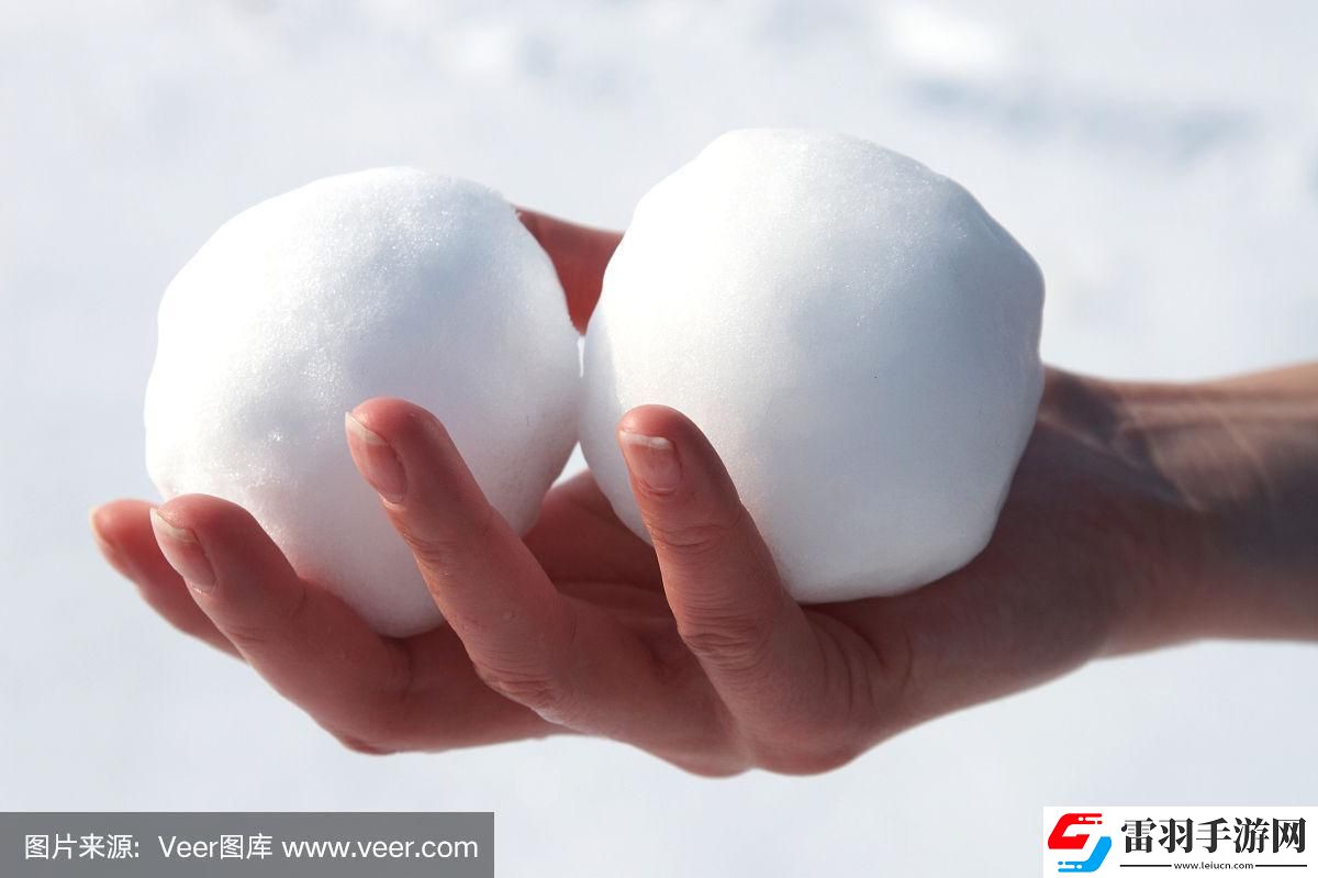 “兩團(tuán)雪球在手網(wǎng)友驚掉眼球