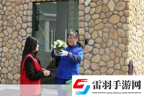 重金雇傭保潔阿姨進(jìn)入大學(xué)1.＂重金聘請(qǐng)保潔阿姨提升校園清潔新標(biāo)準(zhǔn)