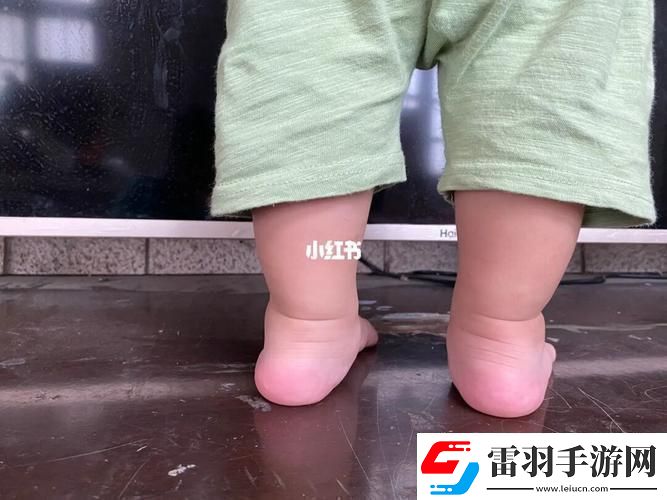 “潮流萌寶腳翹‘嗯’揭秘”