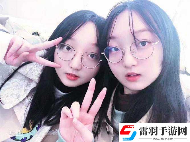 雙胞胎姐妹齊上陣許多人物