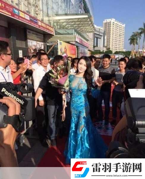 龔玥菲透視裝引熱議揭秘國(guó)外女星大膽裝扮手游世界也瘋狂！