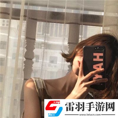 最新版高顏值好看的短發(fā)女生頭像小清新相比于喜歡你我想我應該先愛自己