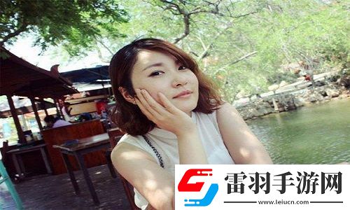 中午媽媽在廚房做飯