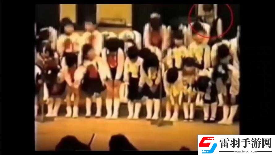 小女孩吃小男孩小叮當(dāng)視頻