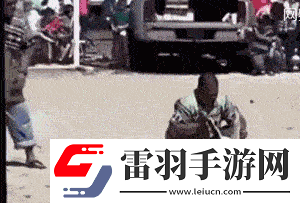 猴子來了都不知道先打哪一個動圖教你怎么緩解尷尬