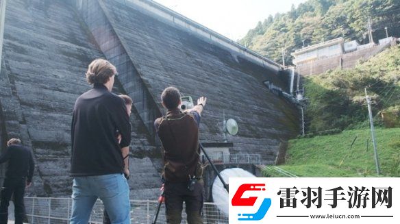 日本佐賀水庫大壩驚現(xiàn)哥斯拉壁畫！看似天成實際人為