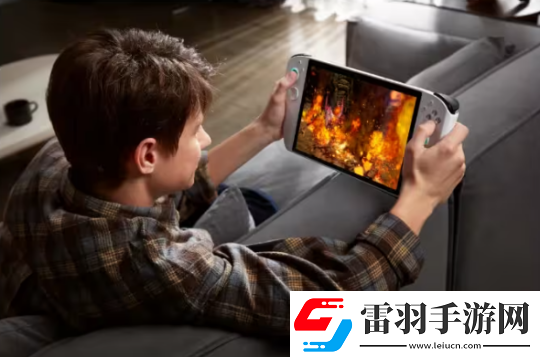 騰訊公開全球首款裸眼3D游戲掌機