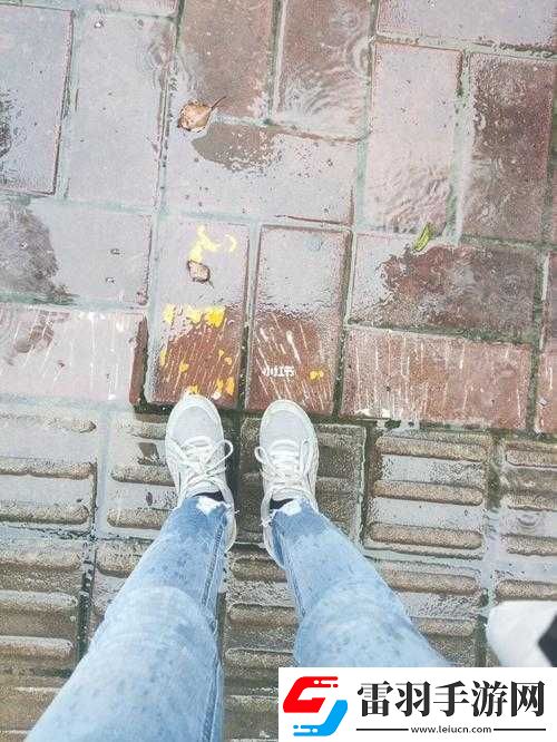 外勤中突然下雨麻妃