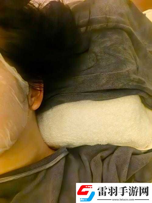 一面膜胸口一面膜下部位