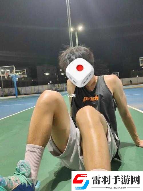和體育生做究竟是種怎樣的奇妙體驗?zāi)?></p><p>體育生，他們仿佛是活力與激情的化身，總是散發(fā)著一種獨特的魅力。與他們在一起，生活仿佛被注入了一股源源不斷的能量。</p><p>記得第一次見到他，是在學(xué)校的操場上。陽光灑在他矯健的身姿上，他奔跑的身影如同風一般迅速。汗水濕透了他的衣衫，但他的眼神中卻充滿了堅定和執(zhí)著。那一刻，我被他身上那種勇往直前的沖勁所吸引。</p><p>相處之后，我發(fā)現(xiàn)體育生有著異于常人的毅力和自律。每天清晨，當大多數(shù)人還在睡夢中時，他們已經(jīng)開始了一天的訓(xùn)練。無論是嚴寒酷暑，還是刮風下雨，他們的訓(xùn)練從未間斷。這種堅持不懈的精神，也漸漸地感染了我。在面對生活中的困難時，我學(xué)會了不再輕易退縮，而是像他們一樣勇敢地迎接挑戰(zhàn)。</p><p>他們對于目標的明確追求，也讓我深受啟發(fā)。每一次比賽，他們都有著清晰的目標，為了實現(xiàn)那個目標，他們會制定詳細的計劃，并嚴格執(zhí)行。這種目標導(dǎo)向的思維方式，讓他們在賽場上屢獲佳績，也讓我在自己的學(xué)習(xí)和生活中更加明確了努力的方向。</p><p>和體育生在一起，運動成為了我們生活中不可或缺的一部分。周末的時候，我們會一起去爬山，在攀登的過程中，感受大自然的魅力，同時也鍛煉了自己的意志。或者一起去打籃球，在球場上盡情地奔跑、跳躍、傳球、投籃，享受著運動帶來的快樂和自由。在他們的陪伴下，我逐漸愛上了運動，身體也變得更加健康和有活力。</p><p>體育生的團隊精神也是令人稱贊的。在參加各種體育比賽時，他們相互配合、相互支持，為了團隊的榮譽而共同努力。這種團隊精神不僅僅體現(xiàn)在賽場上，在日常生活中，他們也總是樂于幫助他人，關(guān)心隊友。在他們的影響下，我學(xué)會了更好地與他人合作，懂得了團隊的力量是無窮的。</p><p>和體育生在一起也并非總是一帆風順。他們有時會因為訓(xùn)練的疲憊和比賽的壓力而變得情緒低落。在這些時候，我需要給予他們更多的理解和支持，幫助他們度過難關(guān)。但正是這些小小的挫折和困難，讓我們的關(guān)系更加緊密，也讓我們更加懂得珍惜彼此。</p><p>與體育生在一起的日子里，我見證了他們在賽場上的榮耀時刻，也陪伴他們度過了低谷期。他們的歡笑和淚水，他們的成功與失敗，都成為了我們共同的回憶。在他們的身上，我看到了青春的無限可能，看到了夢想的力量。</p><p>這段與體育生在一起的奇妙體驗，讓我收獲了成長、友誼和勇氣。他們用自己的行動詮釋了什么是拼搏，什么是堅持，什么是團隊。他們就像一束耀眼的光芒，照亮了我前行的道路，讓我在未來的人生中更加堅定地追逐自己的夢想。</p><p>如今，雖然那段時光已經(jīng)遠去，但那些美好的回憶依然深深地印在我的心中。每當我想起與體育生在一起的點點滴滴，心中都會涌起一股溫暖和力量。我相信，無論未來的路有多么漫長和曲折，這段奇妙的體驗都將永遠陪伴著我，激勵著我不斷前進。</p></article>            </div>
            <div   class=