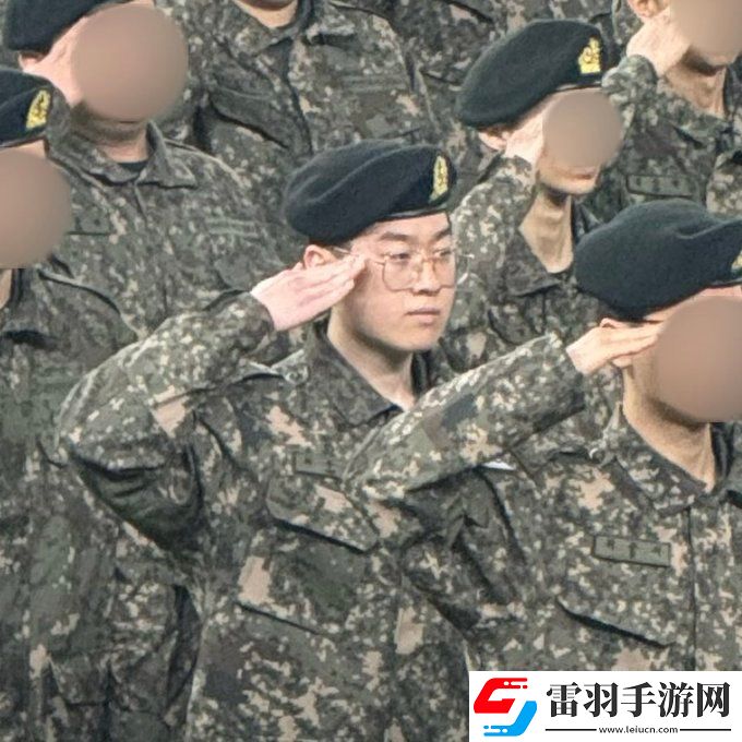 二等兵崔祐齊！忠！誠！Zeus結(jié)業(yè)照片流出