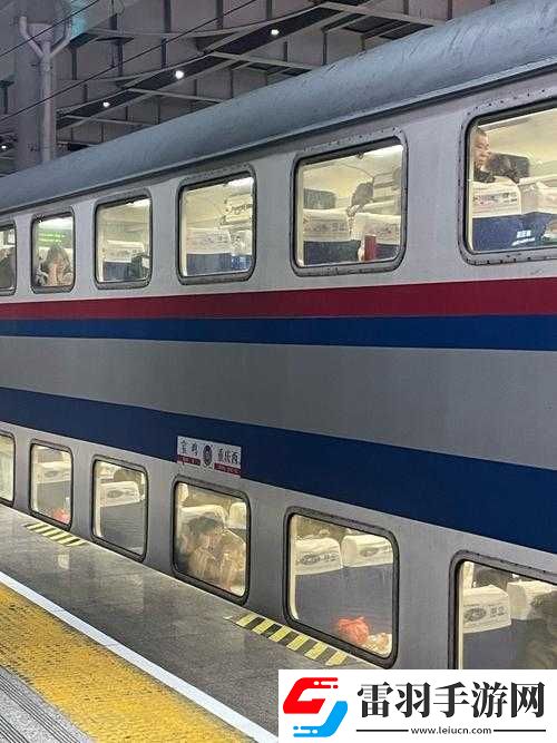 大學生返程初見雙層火車被震驚