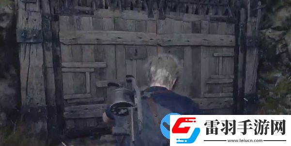 生化危機4重制版兇猛的**怎么打
